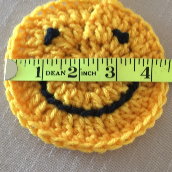 Happy Face Coaster Crochet Yellow Black Hand Crafted - Picture 3 of 3